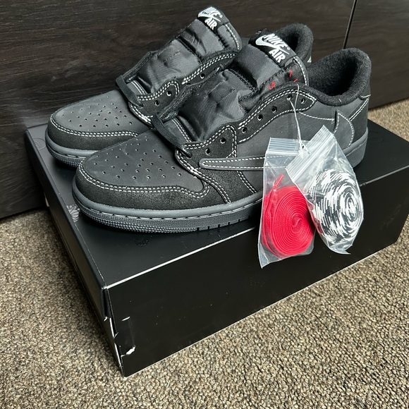 Black Jordan 1 lows Travis Scott’s